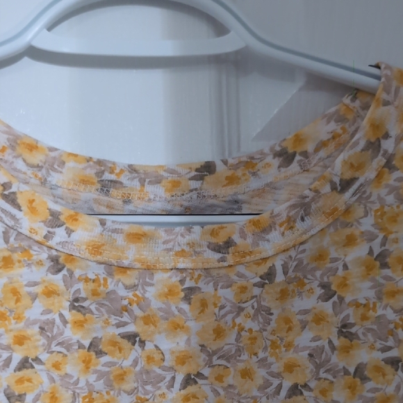 Old Navy Yellow Floral Short Sleeve Tee - Picture 3 of 5
